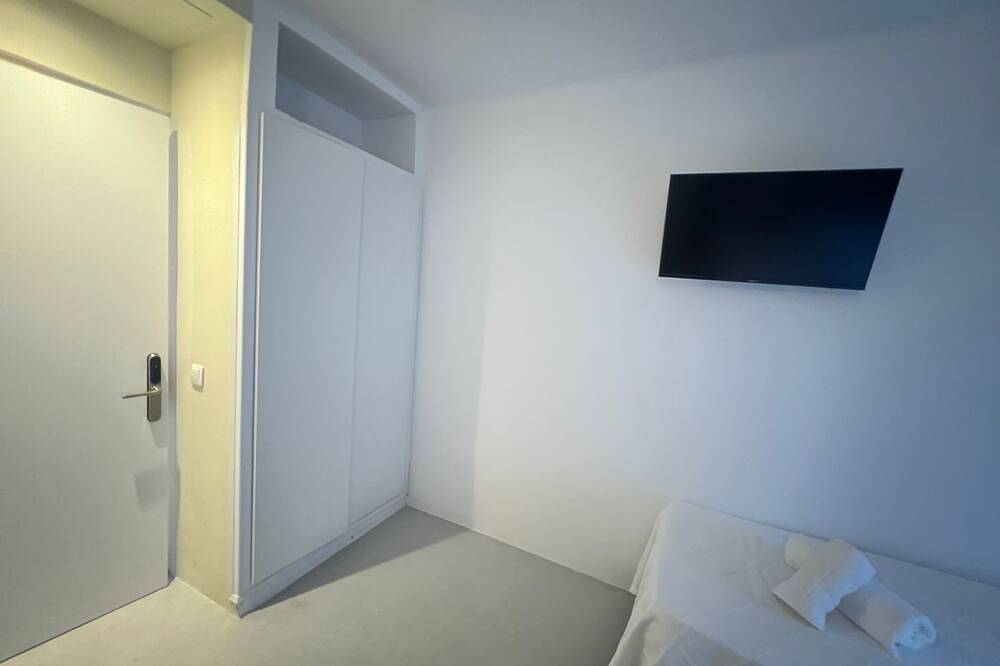 Sant Marti Bed 3 in Central Lloret de Mar, Lloret de Mar