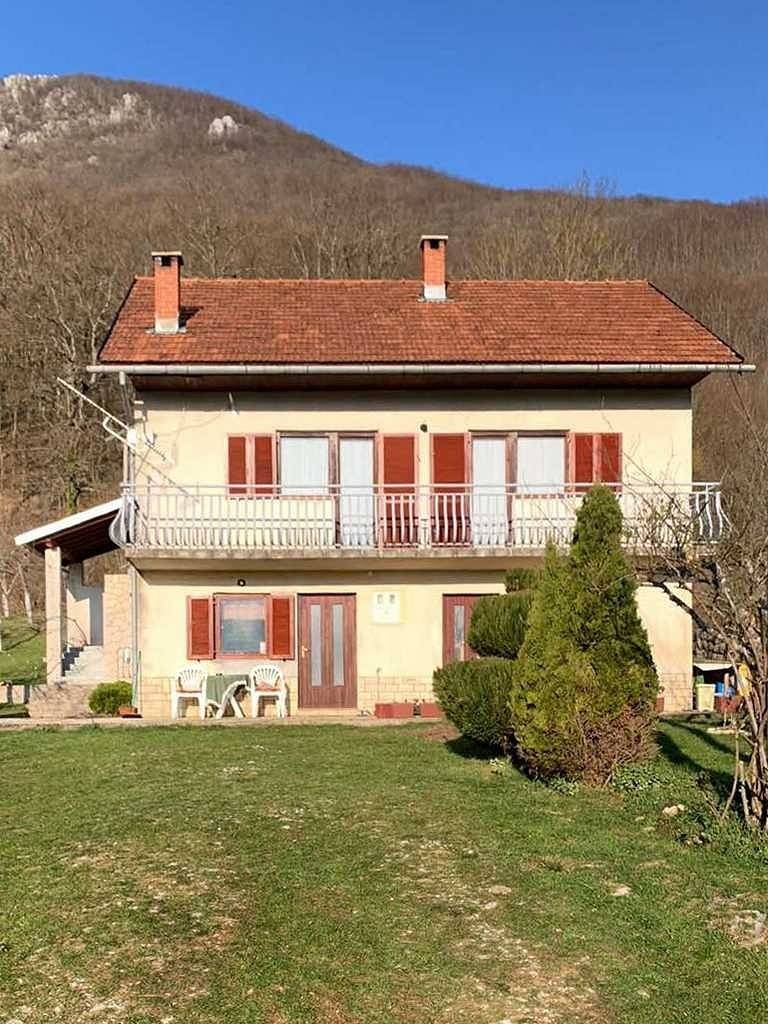 Ganze Wohnung, 2-Zimmer-Ferienwohnung mit Terrasse Srb, Zagora A-22245-a in Gračac, Zadar