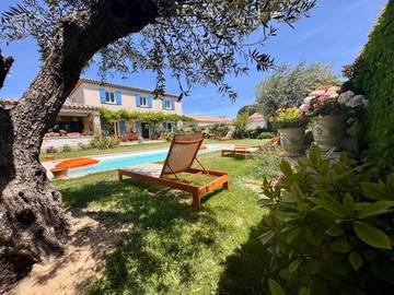 Cottage pour 2 personnes, avec piscine et terrasse ainsi que vue et jardin, animaux acceptés à Plan-d'Orgon