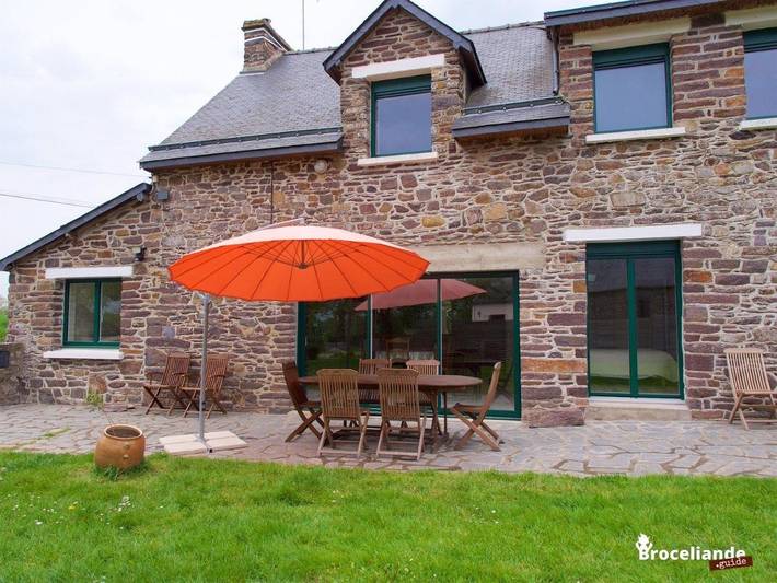 Maison d’hôte pour 10 personnes, avec Terrasse ainsi que Jardin et Vue à Campénéac