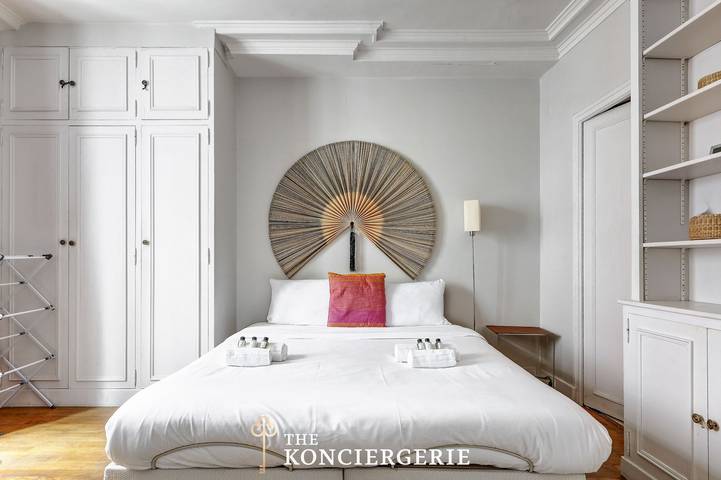 Entire apartment, ElÃ©gance franÃ§aise proche de l'Arc de Triomphe in Paris, Ile de France
