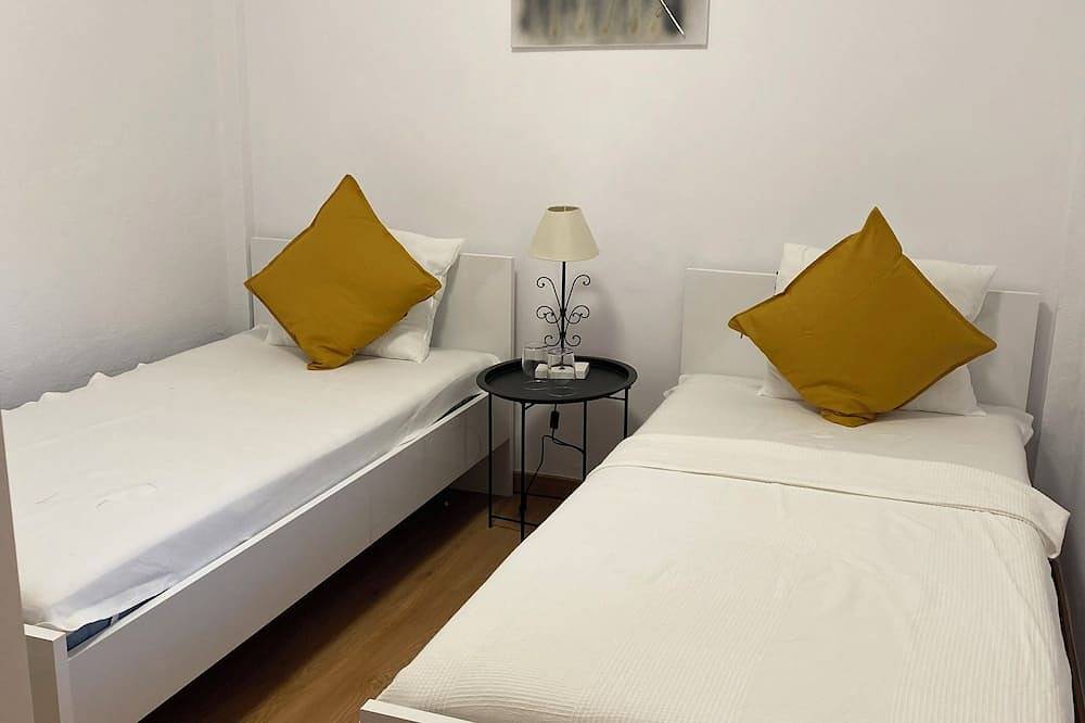 Vacation home right by the sea with a view of Gibraltar in Algeciras, Parque Natural del Estrecho
