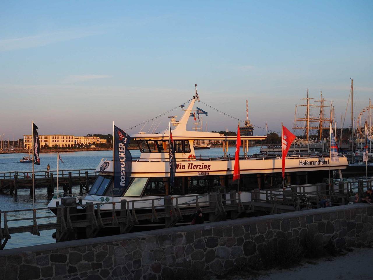 Apartamento entero, Komfortable 54 m² Ferienwohnung in ruhiger Lage mit Terrasse für 4 Personen in Warnemünde Strand, Warnemünde