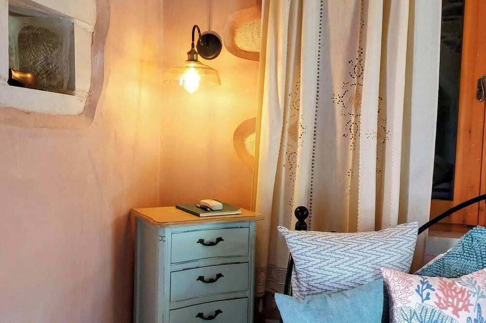 Traditional Cretan stone cottage on the semi-rural outskirts of Kefalas, Vamos in Vamos, Chania und Umgebung