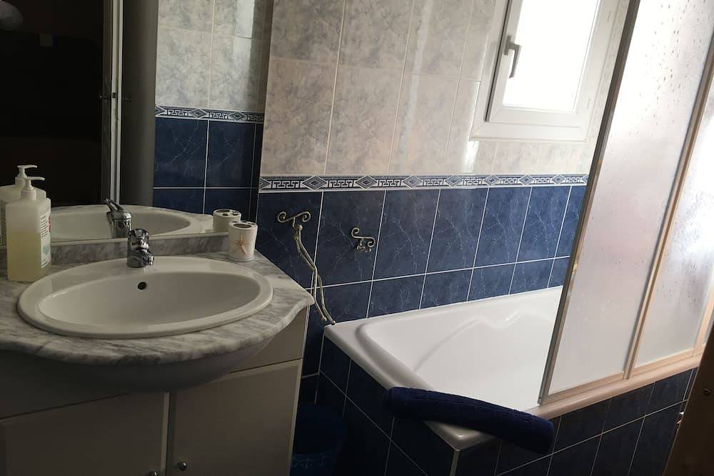 Maison familiale pour vacances au calme pour 6/7 personnes in Ceyras, Région de Lodève