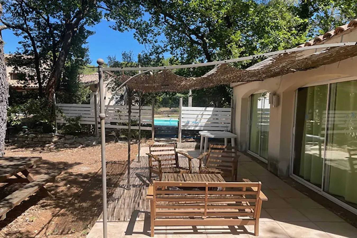 Gemütliches Haus in Velleron, 50 m² mit Pool. in Velleron, Parc naturel régional du Mont-Ventoux