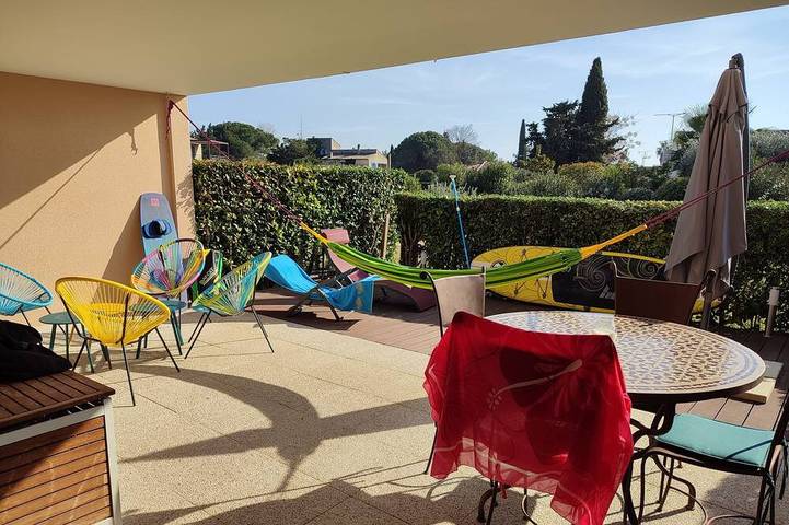Appartement de vacances pour 4 personnes, avec jardin ainsi que piscine et terrasse à Aigues-Mortes