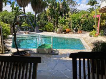 Location de vacances pour 8 personnes, avec jardin et piscine, adapté aux familles à Lamentin (Guadeloupe)