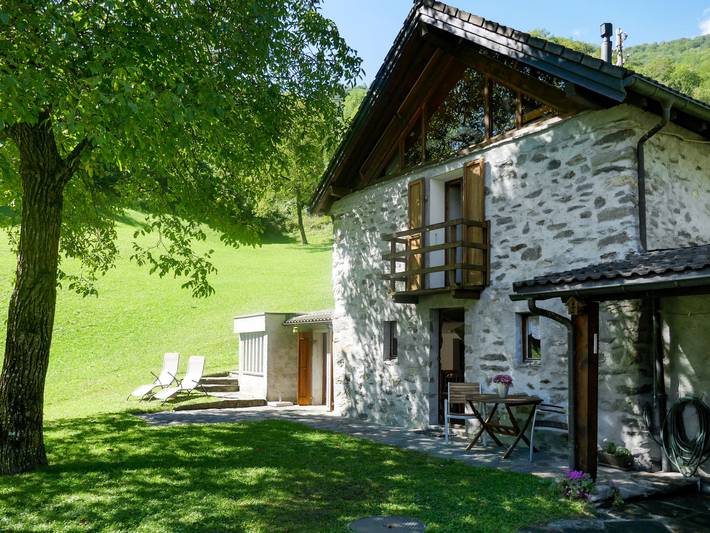 Ferienhaus für 5 Personen, mit Balkon und Terrasse sowie Garten und Ausblick