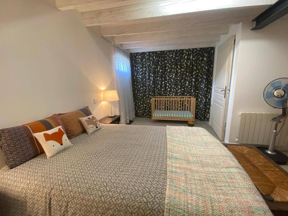 Appartement entier, Le relais Perrusson, Bed and breakfast et camping à la tuilerie in Écuisses, Région de Chalon-sur-Saône