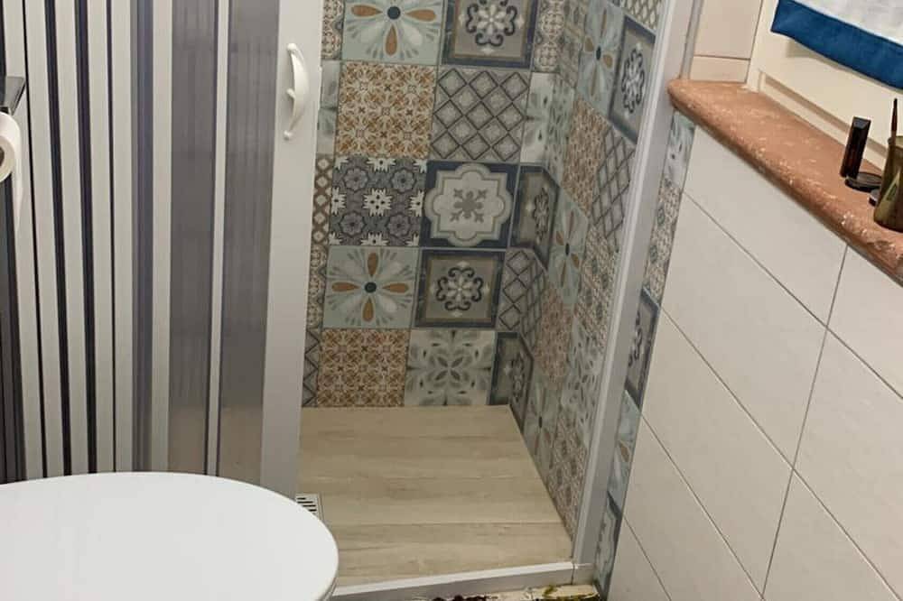 Entire apartment, Apartment 'I Due Soli' with Sea View, Wi-Fi and Air Conditioning in Santa Cesarea Terme, Lecce Province