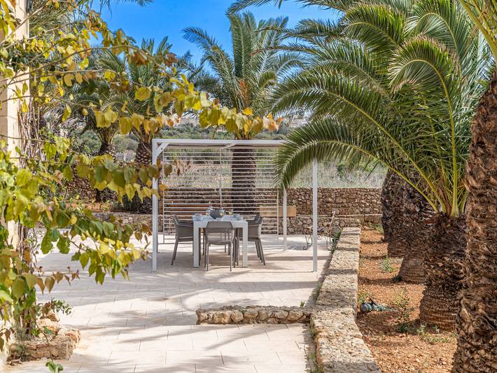 Location de vacances pour 7 personnes, avec jardin et vue sur l’océan ainsi que piscine et balcon à Malte - 3
