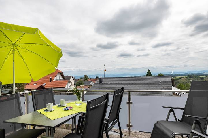 Ferienwohnung für 4 Personen, mit Balkon und Garten in Höchenschwand - 2