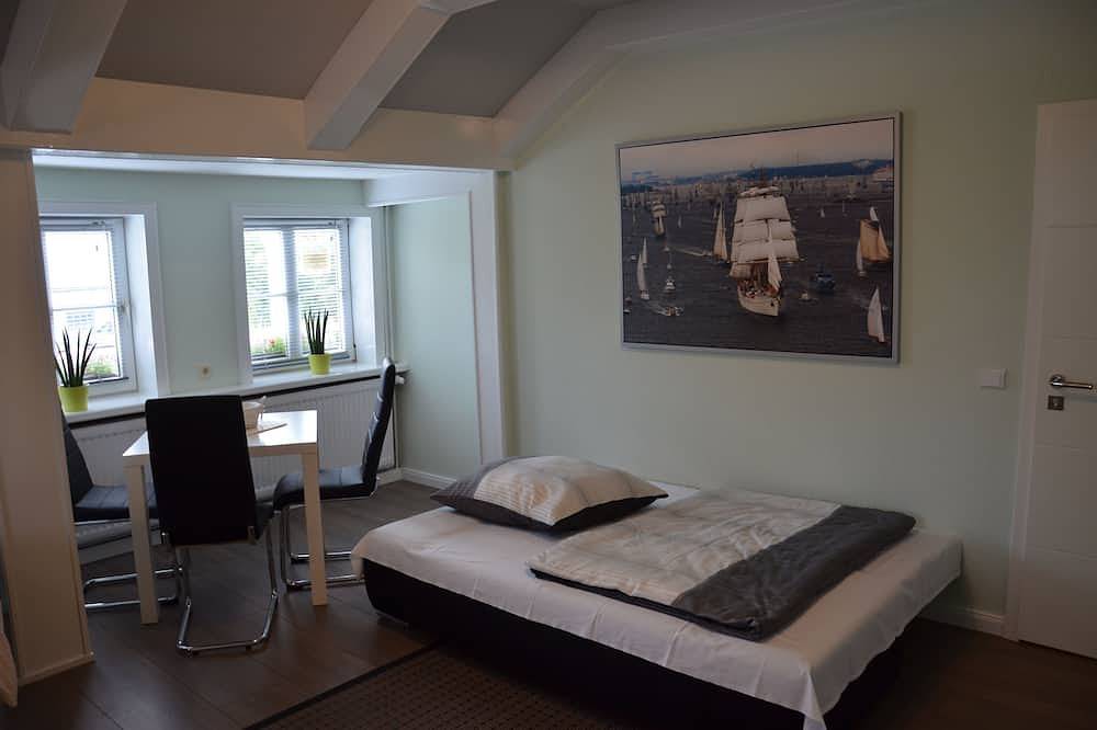 Ganze Wohnung, Neu gebautes Ferienapartment im modernen Landhausstil. 10 min Radweg zum Strand in Krokau, Südliche Ostseeküste