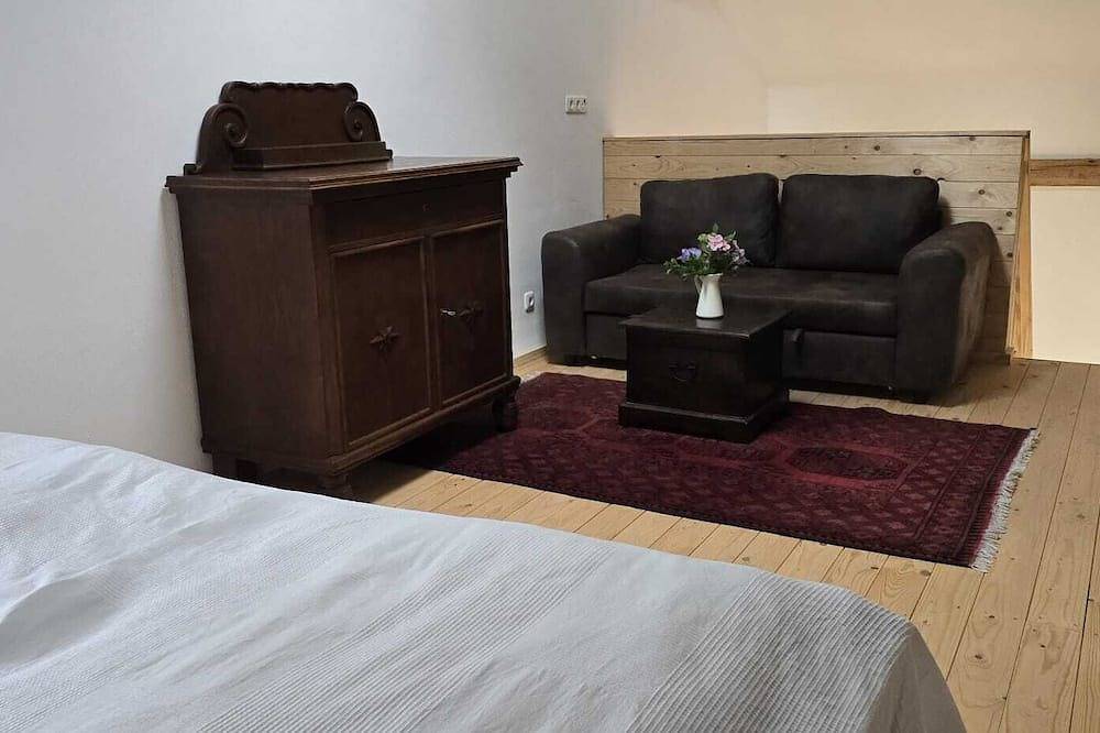 Übernachten in gemütlichem Doppelzimmer 4 im Alten Saale Fährhaus. in Naumburg, Saale-Unstrut