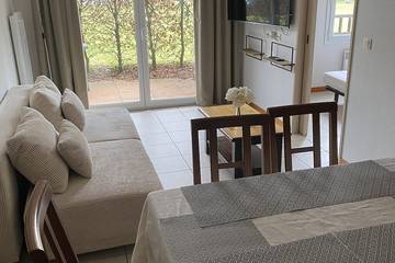 Gîte pour 4 personnes, avec piscine et sauna à Levernois