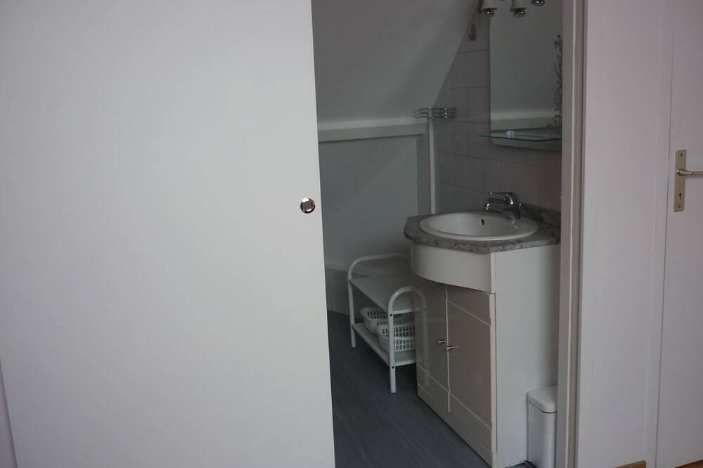 Ganze Wohnung, 2-storey house in Coutevroult, Seine-et-Marne