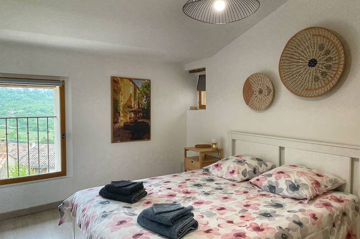 Location de vacances pour 6 personnes, avec terrasse et jardin à Saignon - 4