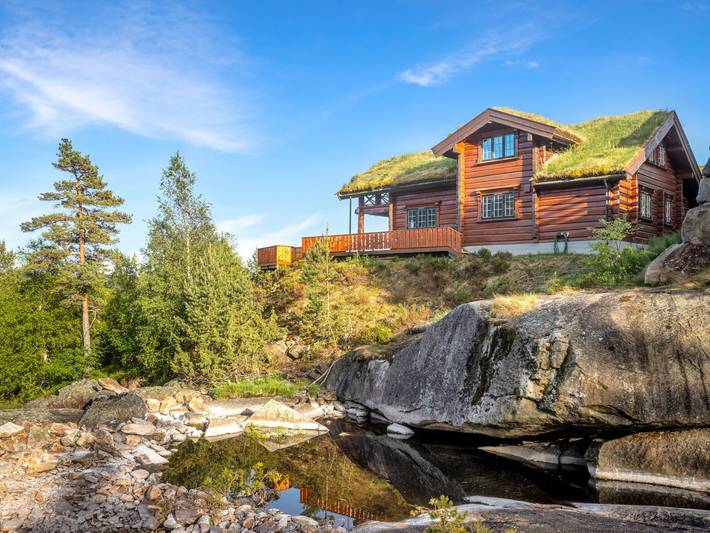 Feriehus for 8 personer, Balkong og Terrasse i tillegg til Hage og Sauna i Agder