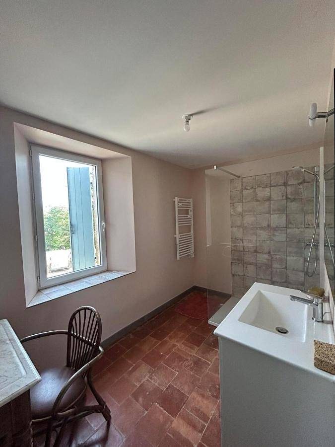 Location de vacances pour 6 personnes, avec vue et jardin à Cruzy - 4