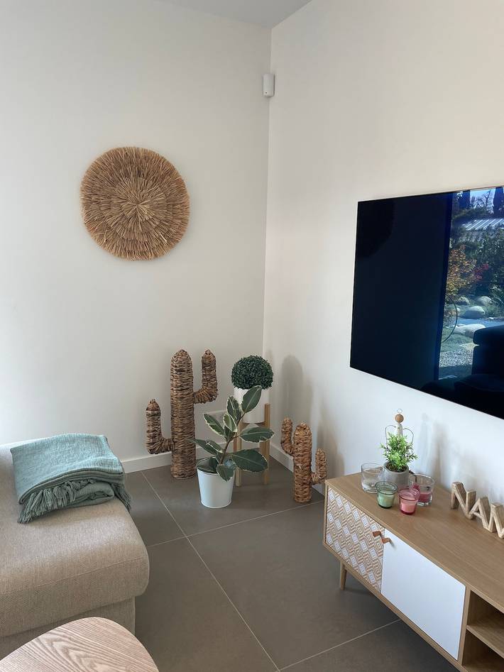 Holiday Home "Dream Nest with Jacuzzi" – Private Pool, Wi-Fi & Air Conditioning in Châteaurenard, Arles region