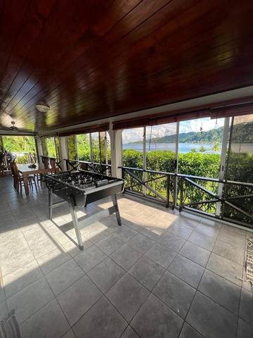 Gîte pour 6 personnes, avec jardin ainsi que terrasse et vue dans Taha'a