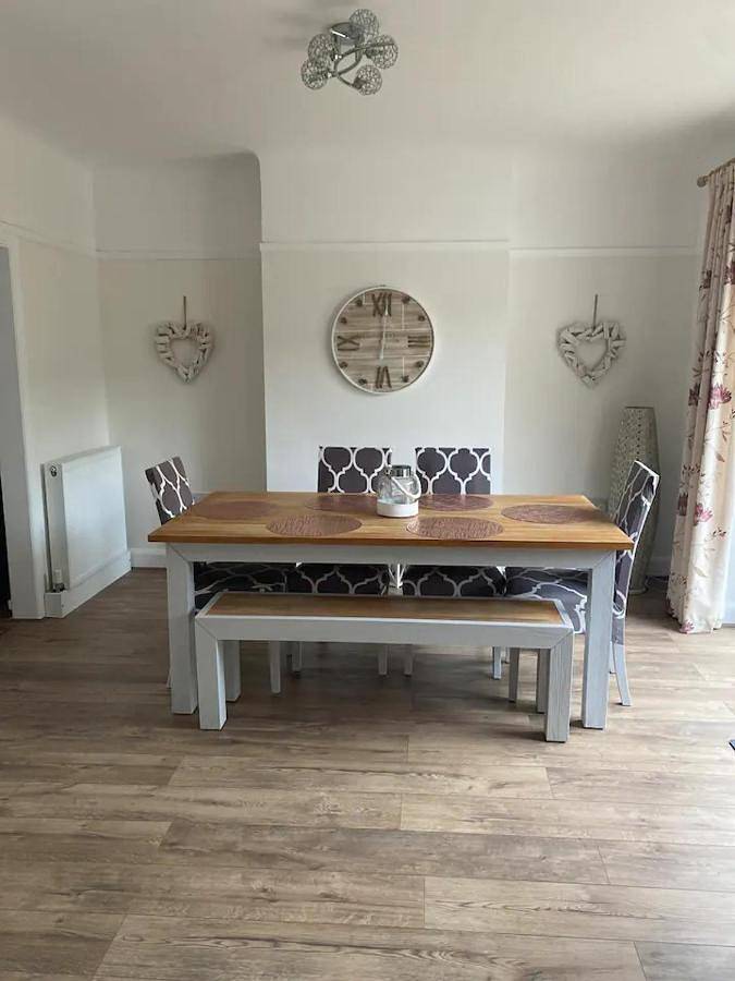 Entire apartment, Poppy's Coastal Retreat in Merseyside