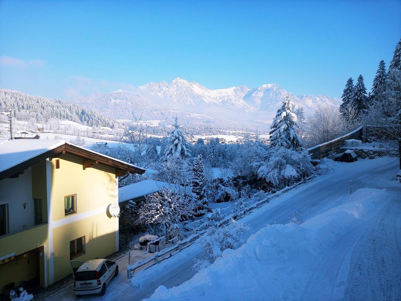 Ganze Wohnung, Großes Apartment mit Garten, 2 Minuten zum Skilift in Söll, Kitzbüheler Alpen