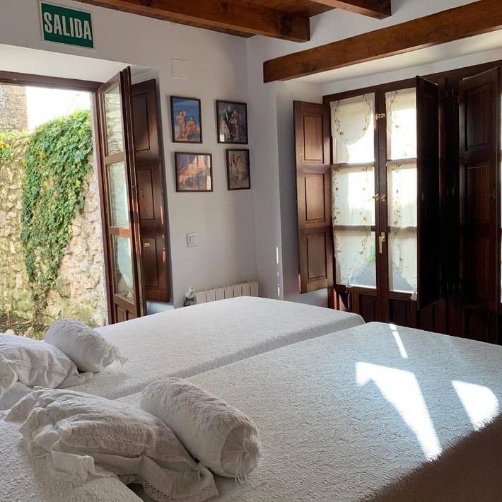 Casa rural para 9 personas, con vistas al lago y jardín, Familias con niños en Val de San Vicente - 4