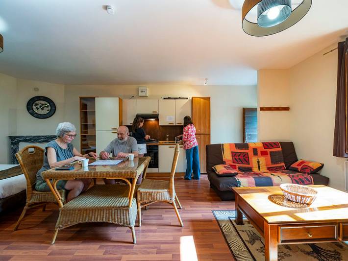 Gîte pour 6 personnes, avec piscine et jacuzzi, animaux acceptés dans l' Ain - 2