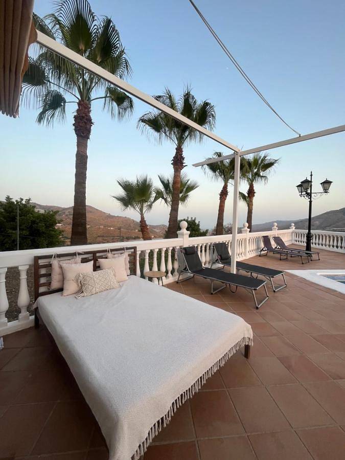 Casa rural para 8 personas, con jardín y terraza además de vistas y piscina en Ítrabo - 2