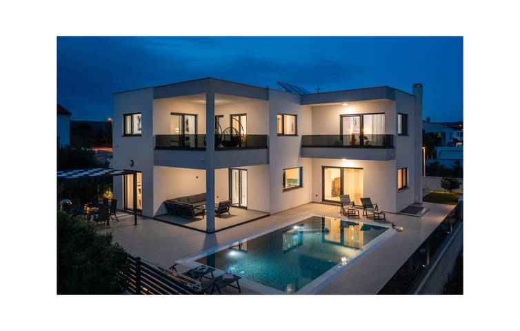 Ferienhaus für 10 Personen, mit Terrasse und Pool in Primosten - 2