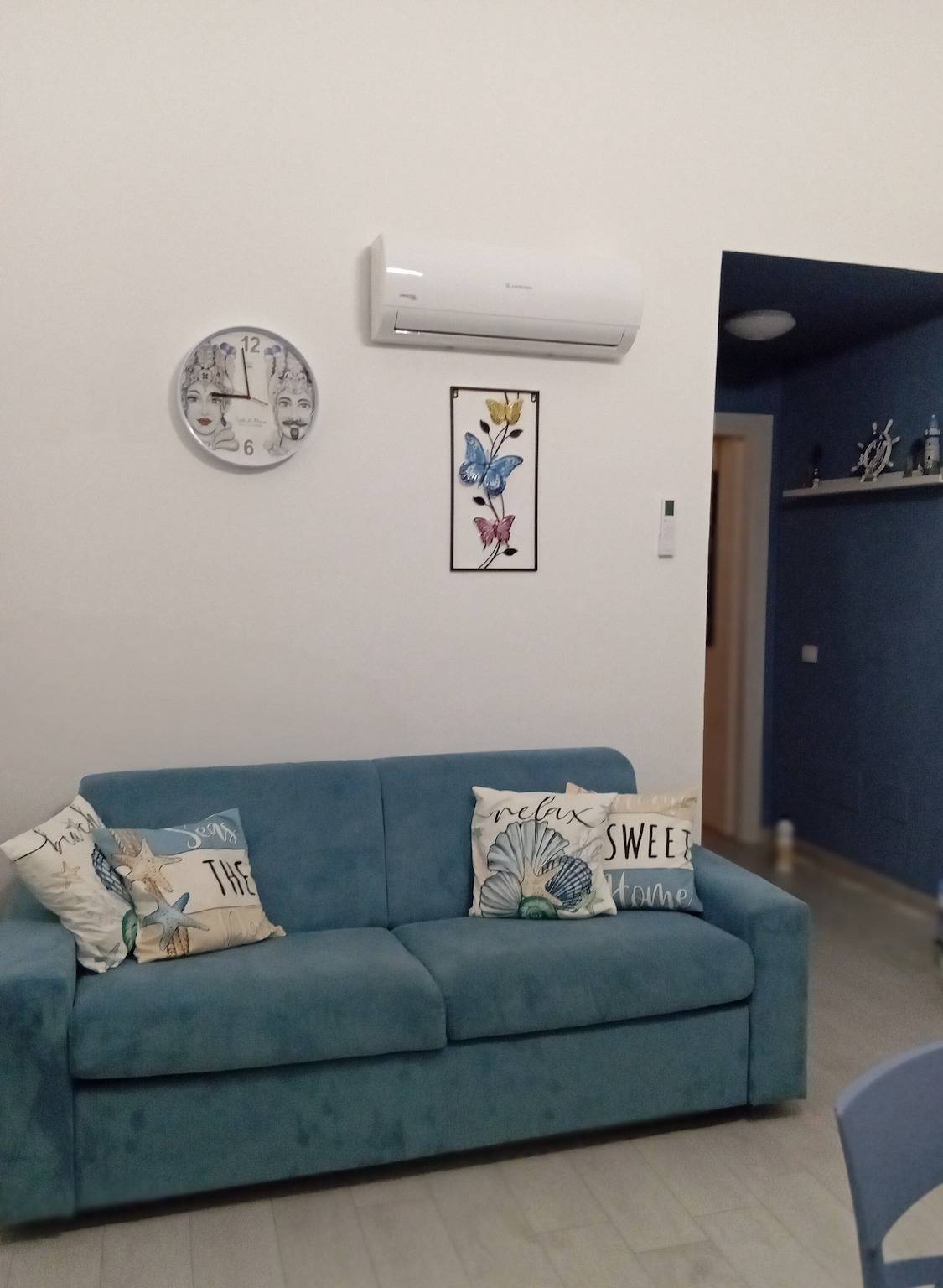 Appartamento intero, Appartamento 'Blue House' con terrazza privata, Wi-Fi e aria condizionata in Follonica, Costa degli Etruschi