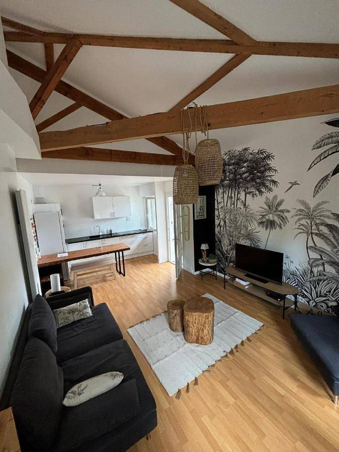Gîte pour 4 personnes, avec vue et jardin, adapté aux familles dans Plage Naturistes - 2
