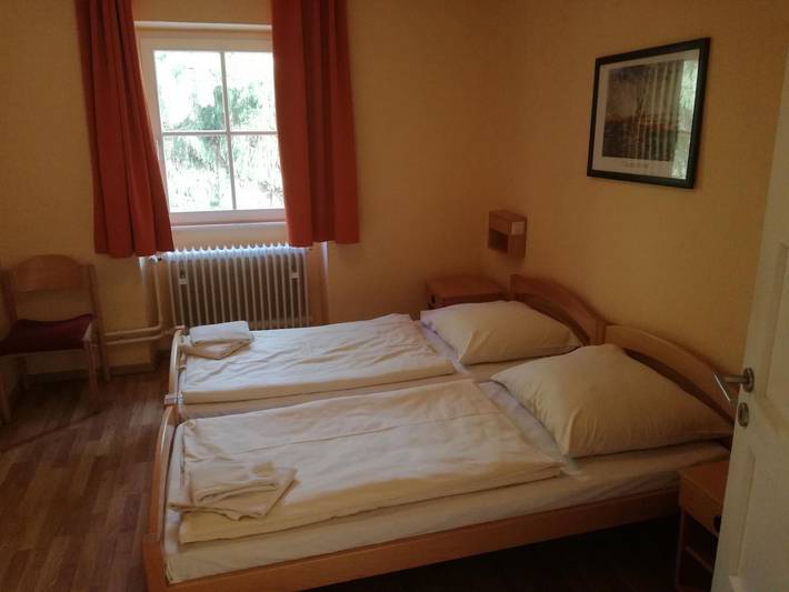 Oppauer Haus - 102 Vierbettzimmer, Dusche, Wc in Wachenheim, Landkreis Bad Dürkheim