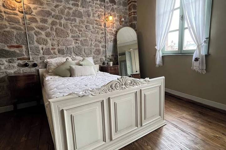 A historic stone house, Ideal for visitors to the Acropolis-Asklepion in Bergama in Türkische Ägäis