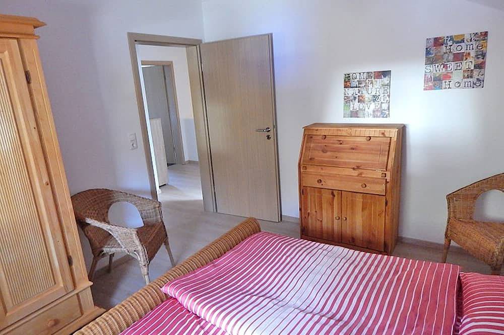 Ganze Wohnung, Ferienwohnung Chiemsee 113 qm, drei separate Schlafzimmer, Eg - Dg in Sachrang, Aschau im Chiemgau
