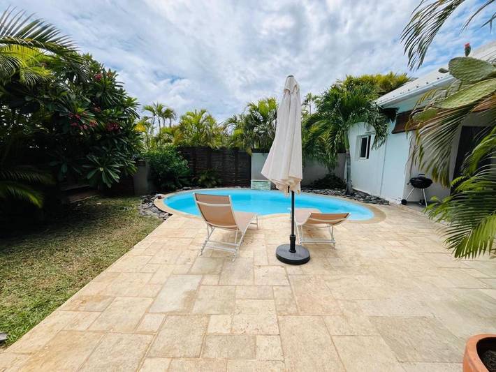 Location de vacances pour 6 personnes, avec jardin ainsi que vue et piscine dans Port de Saint-Gilles les Bains - 3