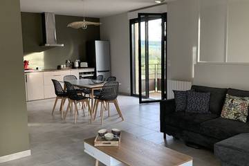 Gîte pour 6 personnes, avec balcon et jardin à Saint-Pantaléon-de-Larche