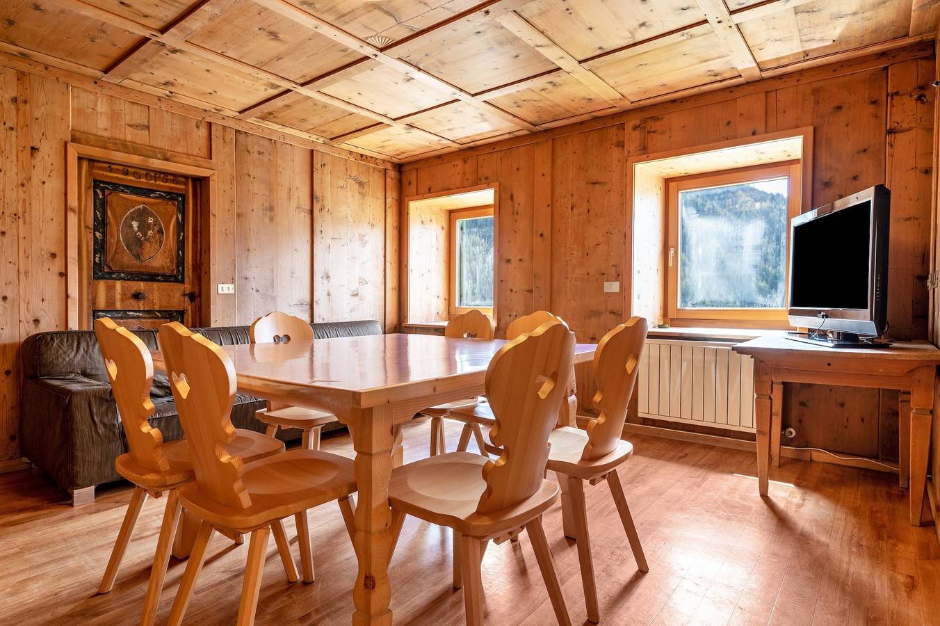 Entire apartment, Apartment 'Muncion Apparte' with Mountain View & Shared Garden in Ronch, San Giovanni di Fassa