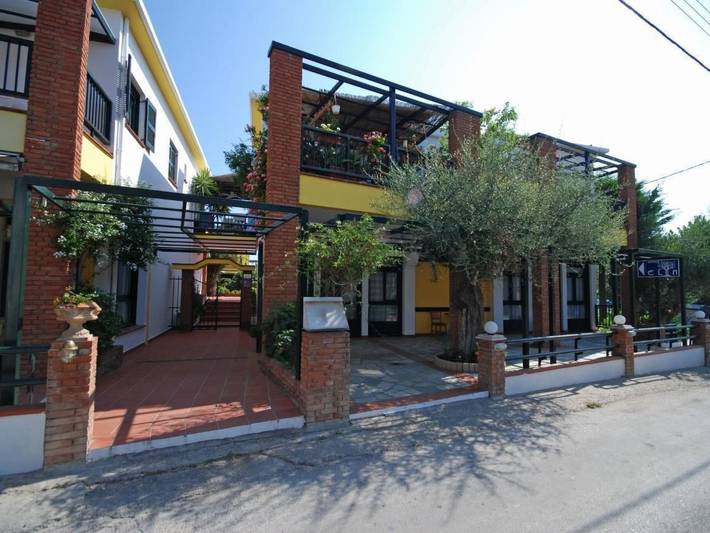 Ferienwohnung für 4 Personen, mit Balkon und Terrasse sowie Garten und Pool in Chalkidiki - 2