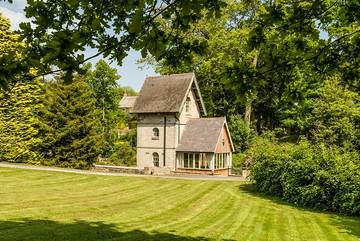 Villa for 2 Guests in Middleton, England, Picture 1