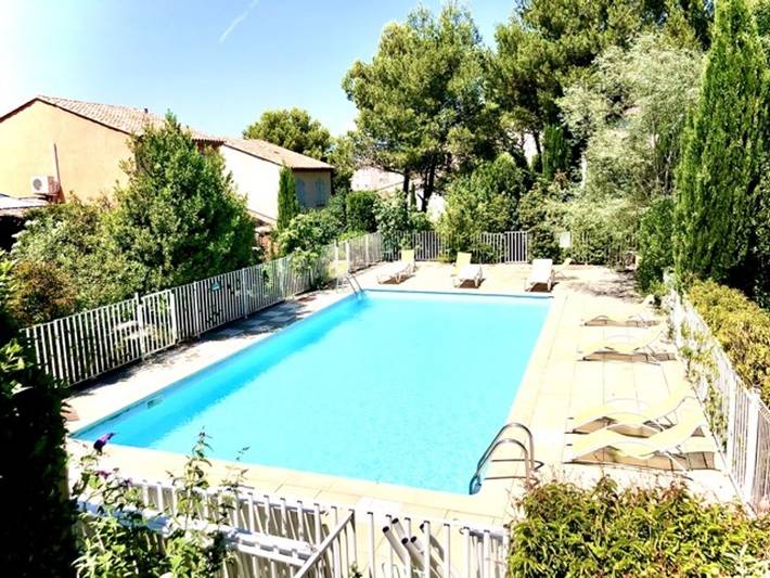 Location de vacances pour 6 personnes, avec piscine ainsi que jardin et terrasse à Mallemort - 2