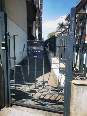 Chambre d’hôte pour 4 personnes, avec jacuzzi ainsi que sauna et terrasse à Acireale