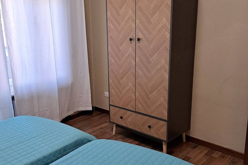 Geheel appartement, Family Apartment Very Close To San Giuliano Hospital in Novara, Provincie Novara