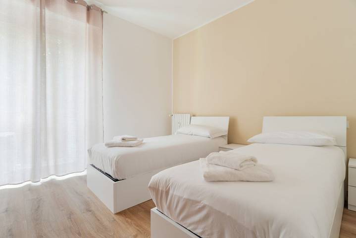 Ganze Wohnung, Ferienwohnung für 5 Personen mit Balkon/Terrasse in Mailand, Mailand Provinz