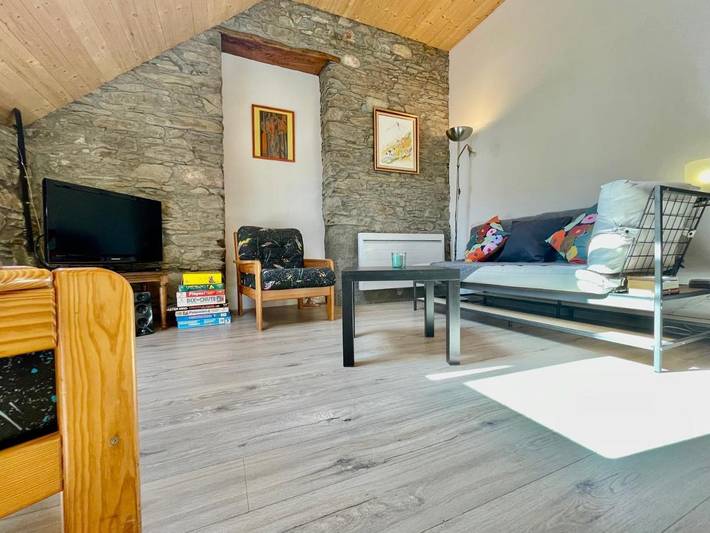 Location de vacances pour 5 personnes, avec vue à Saint-Mamet - 2