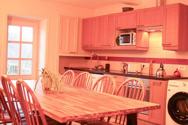 Location de vacances pour 13 personnes, avec vue et jardin, animaux acceptés à Montagny-sur-Grosne - 4