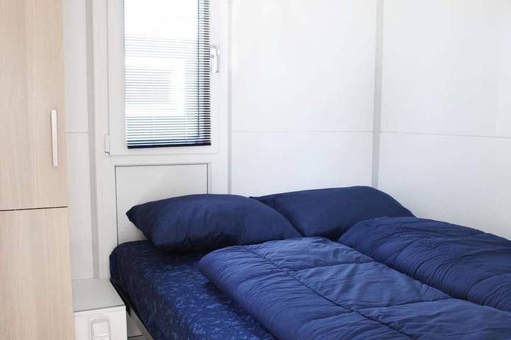 Schwimmende Lodge mit Terrasse in Lelystad in Lelystad, Markermeer