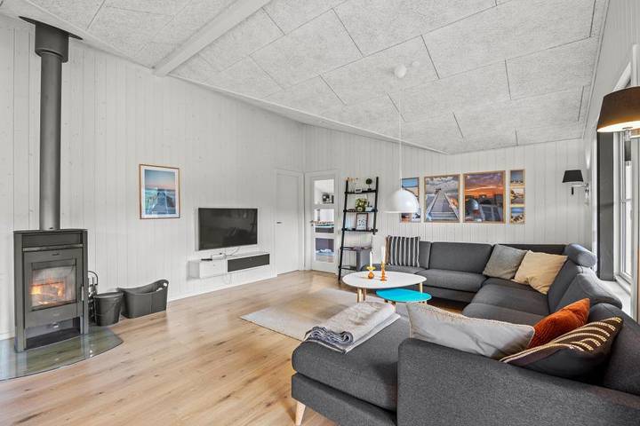 Modern holiday home near Blåvand with space for togetherness and relaxation in Blavand, Región de Varde